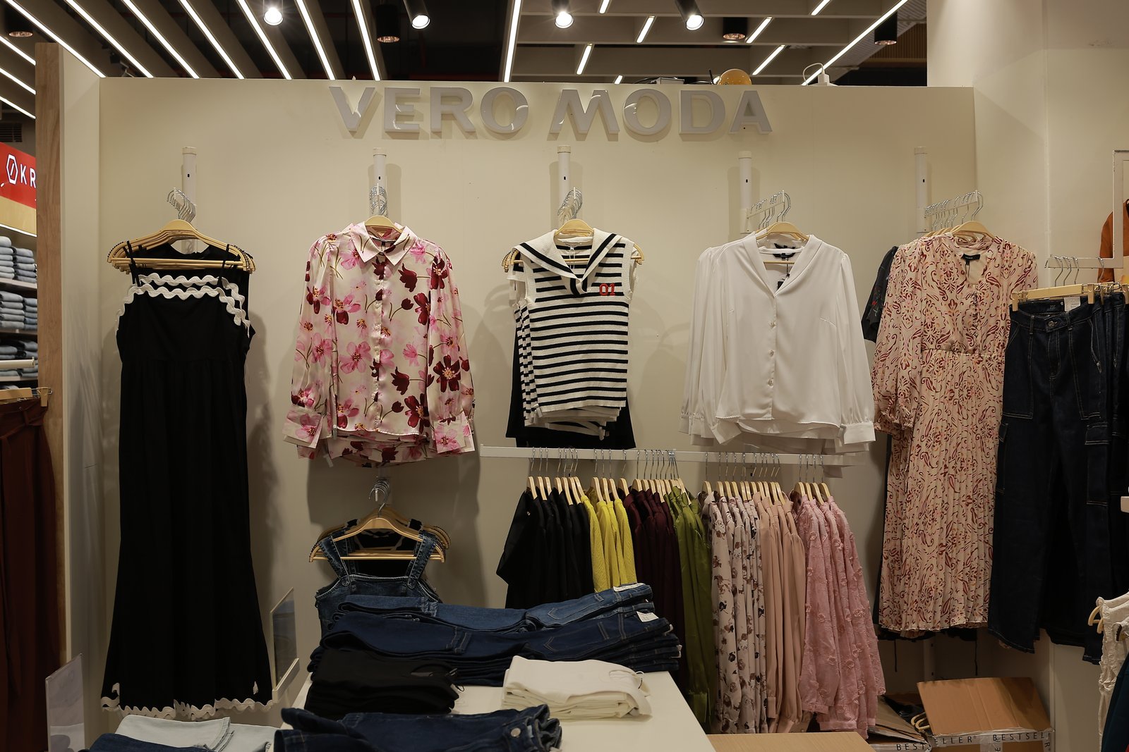 Women's Fashion — Vero Moda